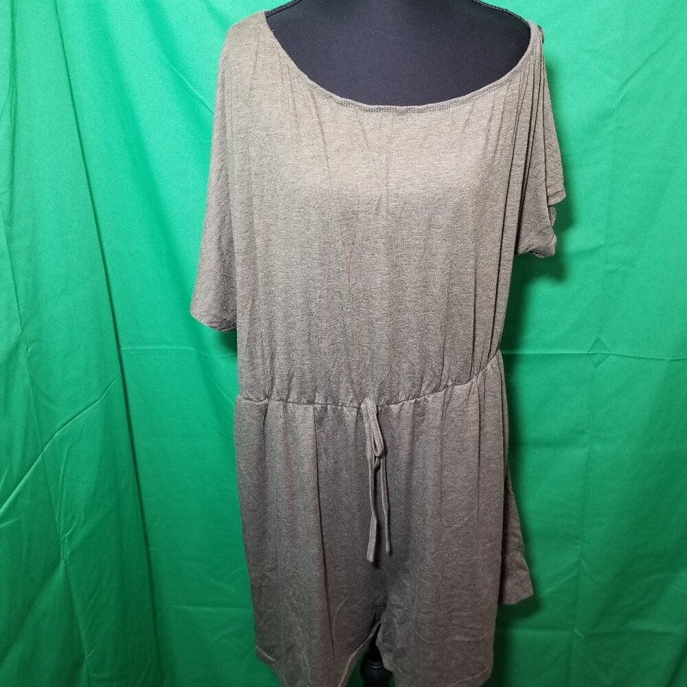 BloomChic Olive Green Off Shoulder‎ Short Romper Boho Summer Beachy Size 14/16
